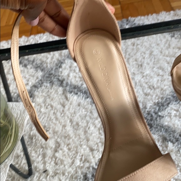 Never worn nude heels - Picture 5 of 5